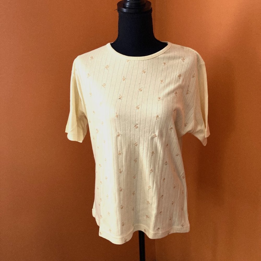 Jason Maxwell Pale Yellow ribbed T-shirt with floral design. NWT LARGE